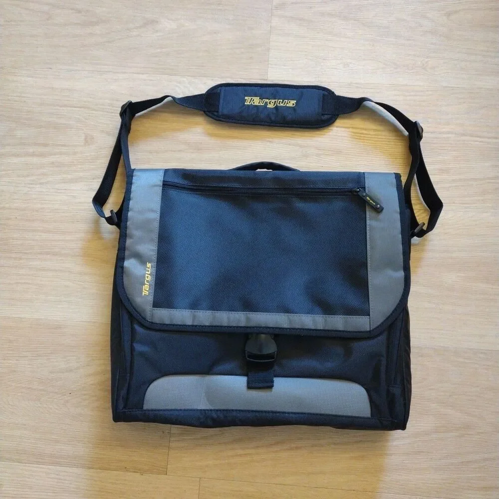 Targus CityGear Laptop Messenger Case Bag TCG200 Nylon 17